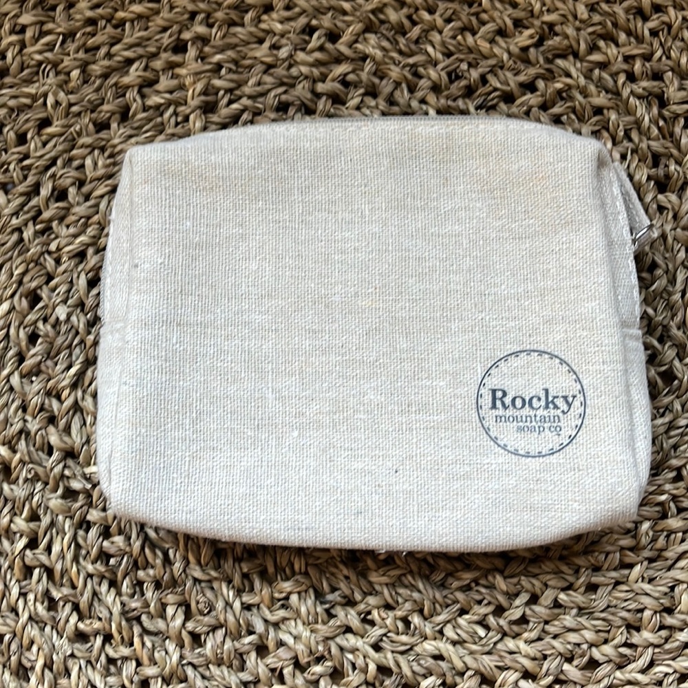 NWOT Rocky Mountain toiletry or makeup bag